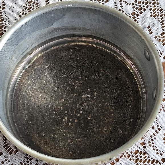 VINTAGE DE LA CUISINE 1 QT COPPER SAUCE PAN WITH WOODEN HANDLE COLLECTIBLE - Picture 6 of 8